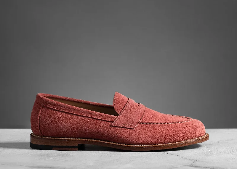 Men's loafers with a decorative buckleTraveler Penny Coral Suede