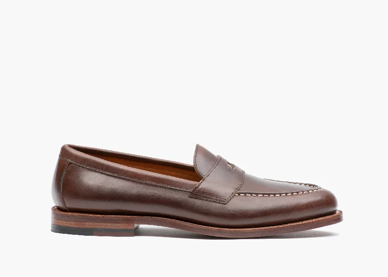 Men's loafers with a perforated leather upper for ventilationTraveler Penny Crimson Chromexcel Men's loafers with a perforated leather upper for ventilationTraveler Penny Crimson Chromexcel