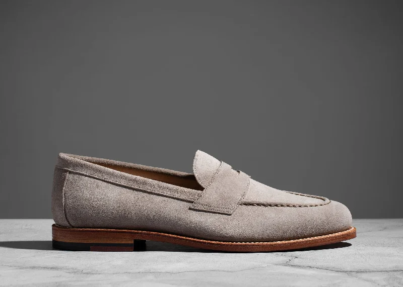 Men's loafers with a pointed toe for a stylish appearanceTraveler Penny Taupe Suede Men's loafers with a pointed toe for a stylish appearanceTraveler Penny Taupe Suede