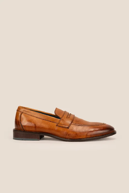 Men's loafers with a low - heeled designWyatt Tan