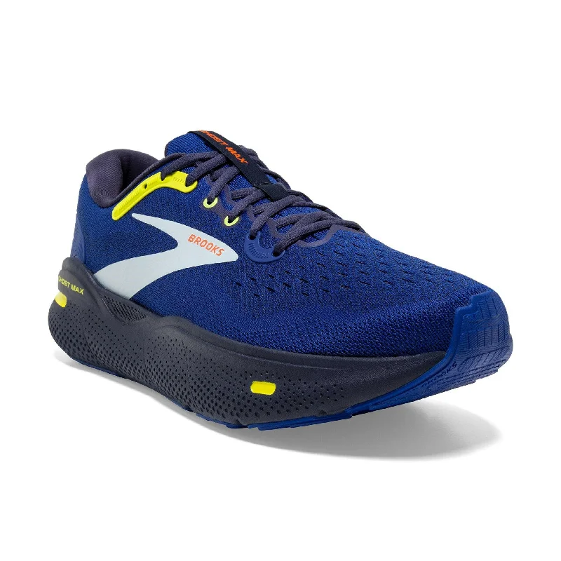 Men's running shoes with a breathable liningBrooks Ghost Max Men's