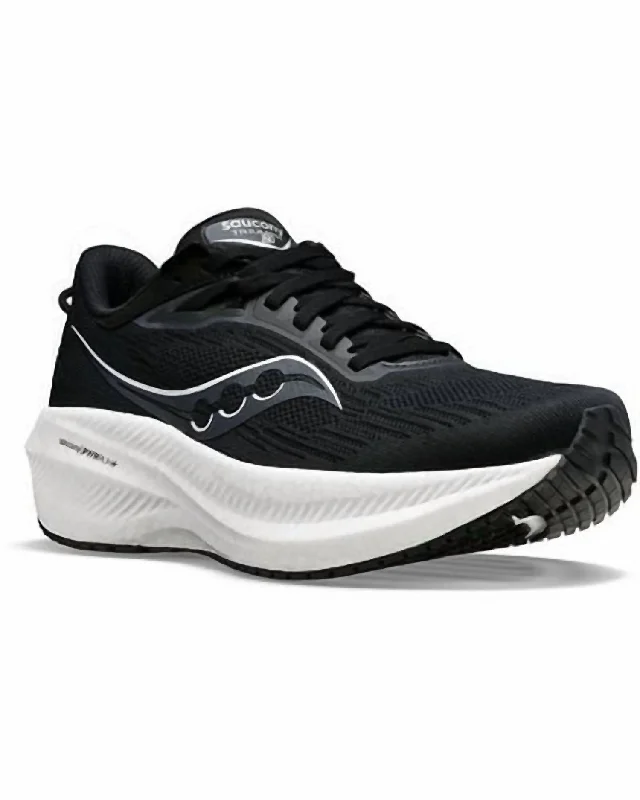 Men's sneakers with a contrast color soleMen's Triumph 21 In Black/white