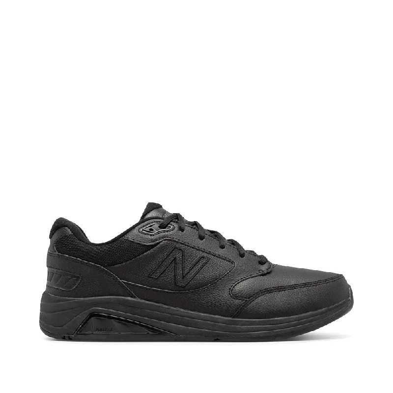 Men's sneakers with a decorative logo on the sideNew Balance Men's 928v3 Leather Sneaker in Black Men's sneakers with a decorative logo on the sideNew Balance Men's 928v3 Leather Sneaker in Black