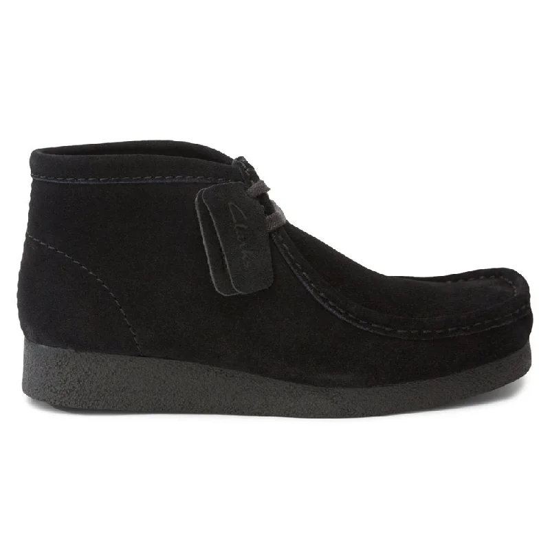 Men's suede ankle boots in a distressed styleWallabee Evo Suede Men's Boots
