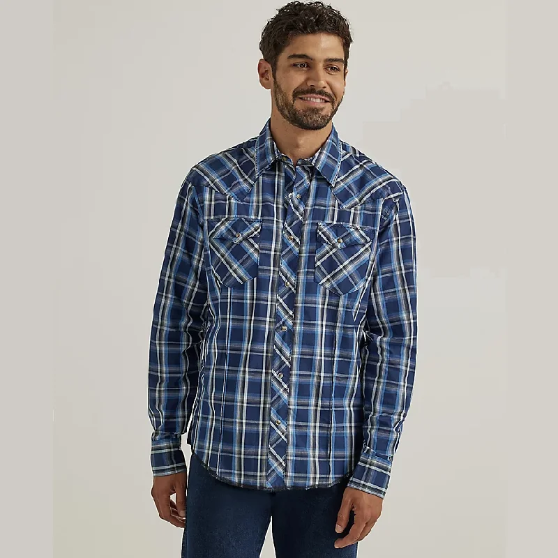 Wrangler® Men's Long Sleeve Snap Shirt - Berry Blue