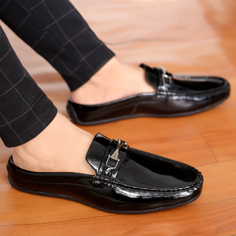 Leather men's casual shoes with a scuffed finishBacca Bucci JAMBOREE Fashion Mules/Clogs/Backless Loafers for Party/Travel/Office-Shiny Black
