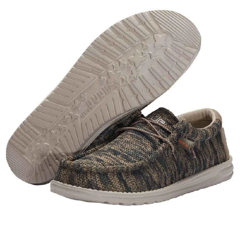 Men's casual shoes with a removable footbed for cleaningHey Dude Wally Sox Woodland Camo Men's casual shoes with a removable footbed for cleaningHey Dude Wally Sox Woodland Camo