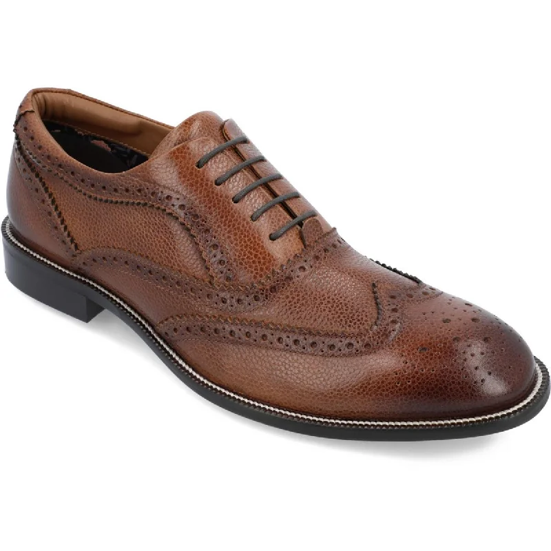 Men's formal shoes with a polished shineMens Leather Round Toe Oxfords