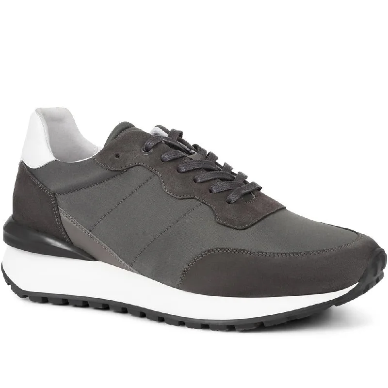 Men's casual shoes with a stretchy side panelSkipton Lace-Up Trainers - SKIPTON / 322 600